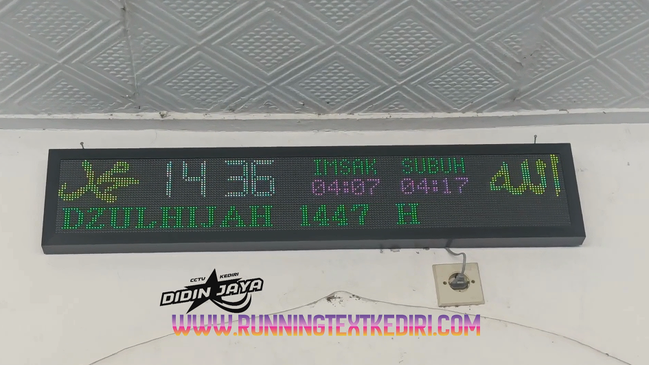 <p>Running text memiliki karakteristik berbeda dar